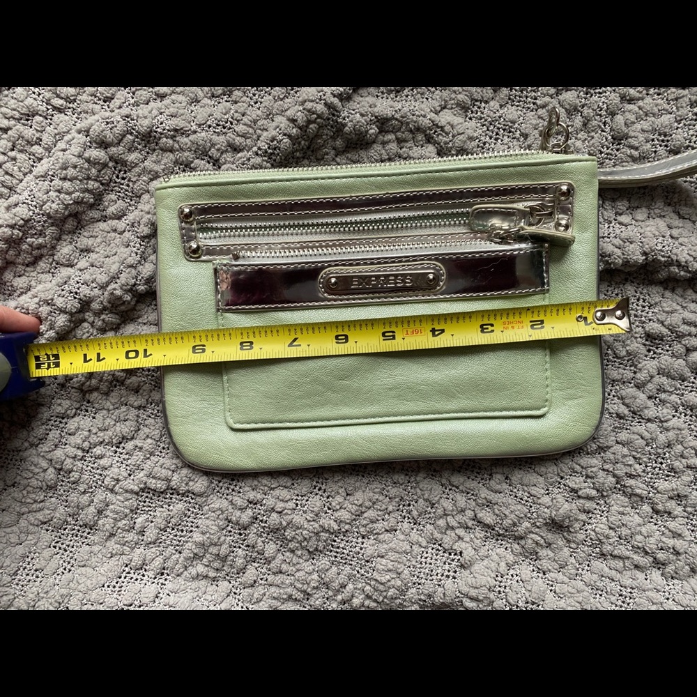 Express mint clutch